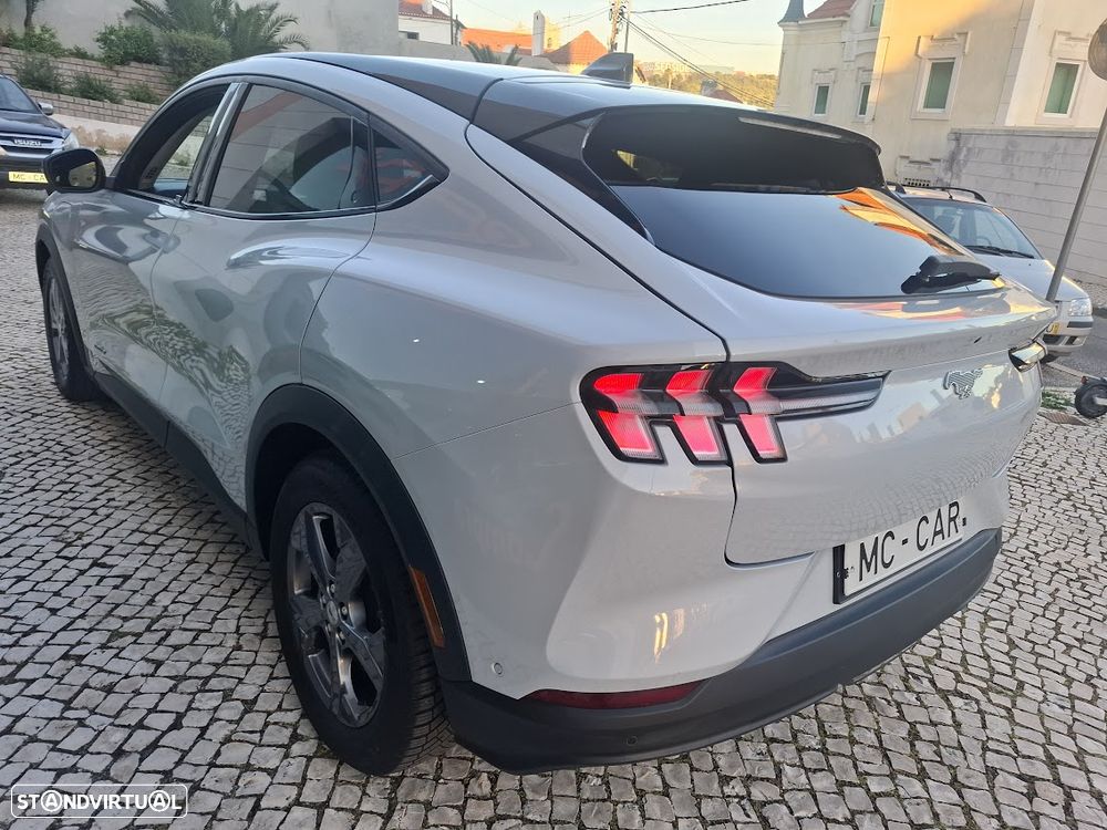 Ford Mustang Mach-E Premium - 4