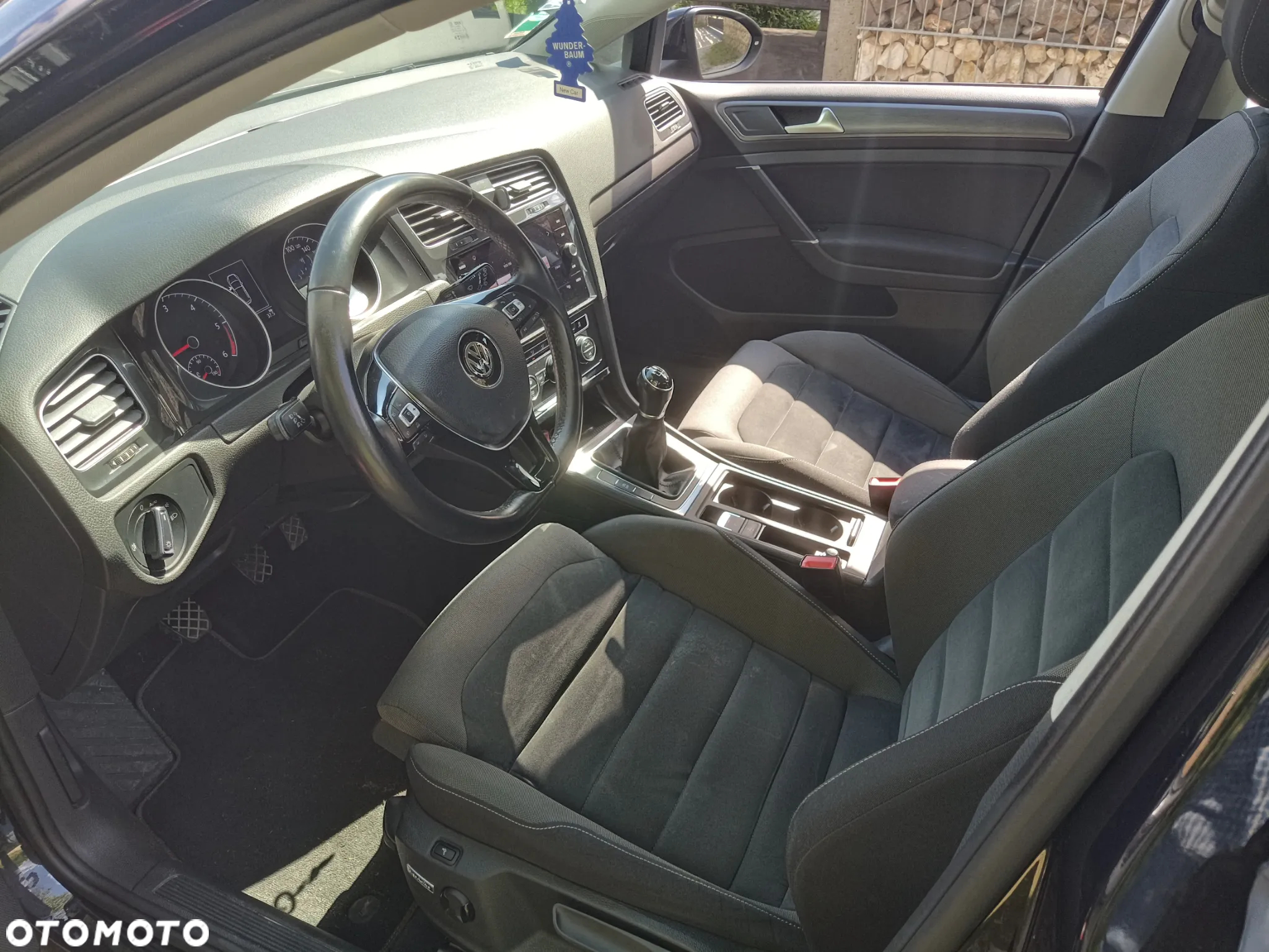 Volkswagen Golf - 16