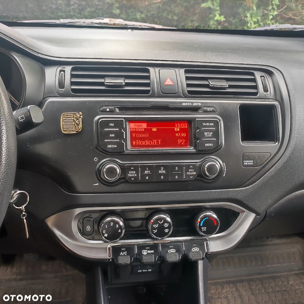 Kia Rio - 9