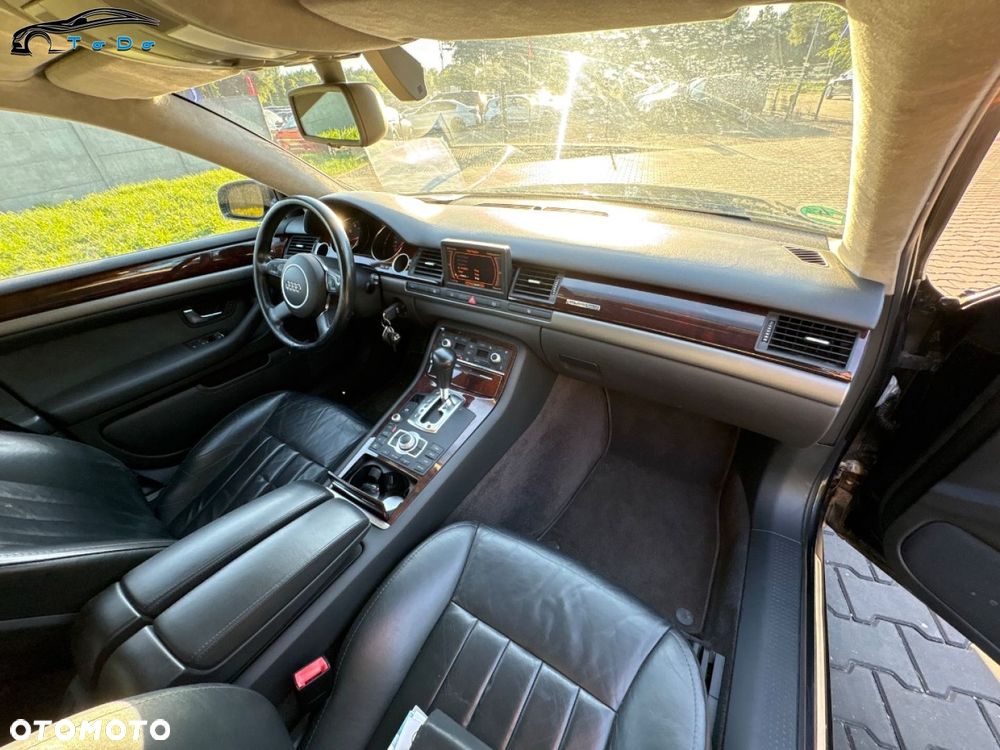 Audi A8 4.2 Quattro - 30