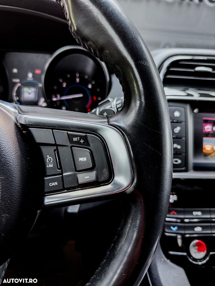 Jaguar F-Pace 25d AWD Aut. Prestige - 19