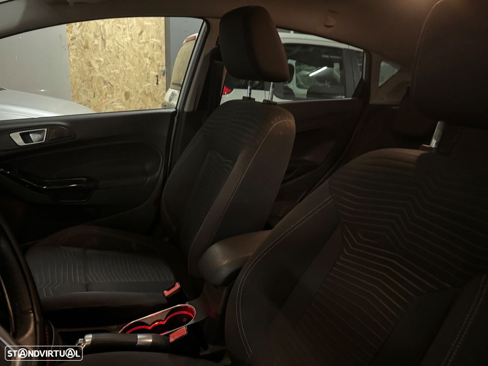 Ford Fiesta 1.0 T EcoBoost Titanium - 12