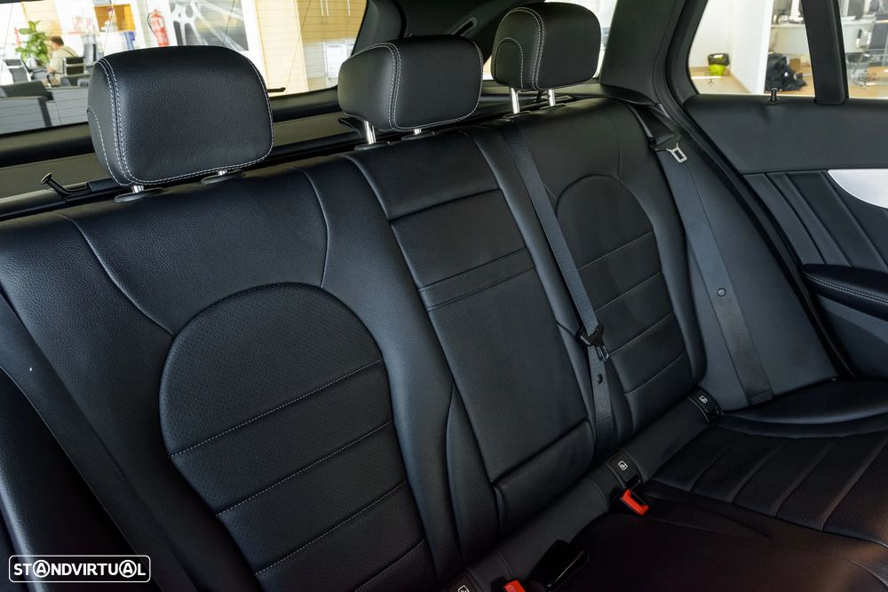 Mercedes-Benz C 300 de AMG Line - 24