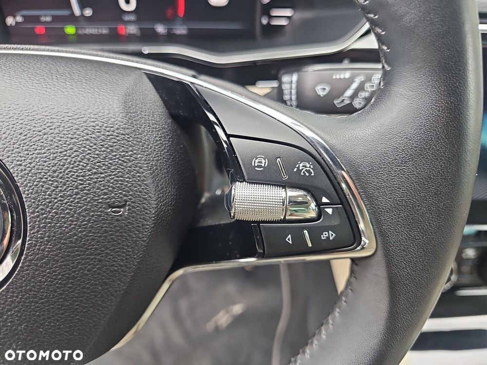 Skoda Superb 2.0 TDI SCR L&K DSG - 23