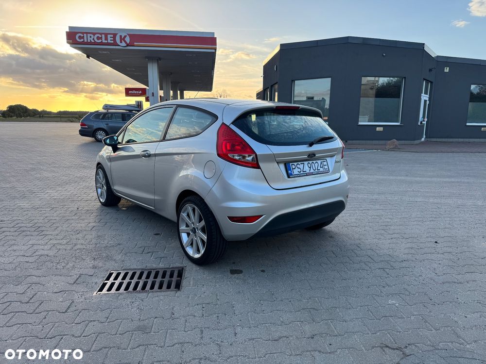 Ford Fiesta 1.6 TDCi DPF Trend - 9