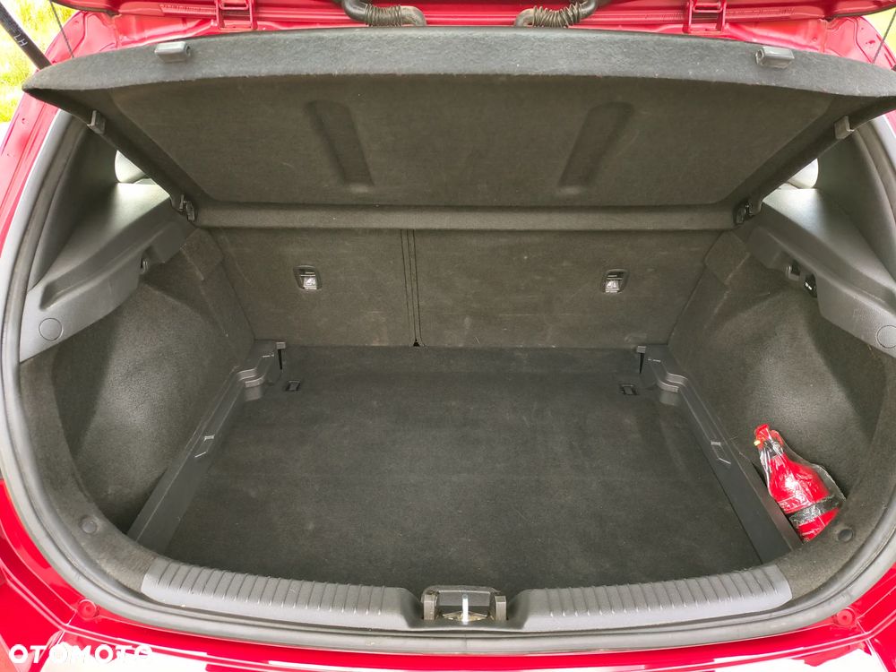Hyundai i30 1.5 DPI Classic + - 18