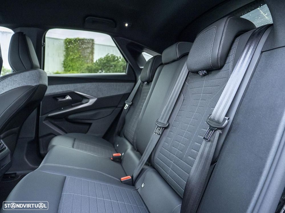 Peugeot E-3008 73 kWh Allure - 25