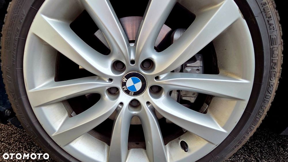 BMW Seria 5 528i xDrive Modern Line - 32