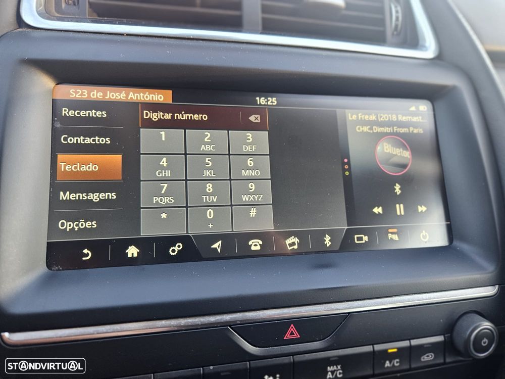 Jaguar E-Pace 2.0 i4D S - 29