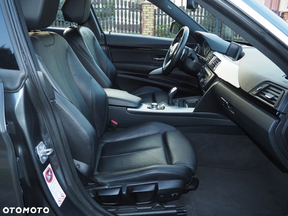 BMW 3GT 335i M Sport - 29