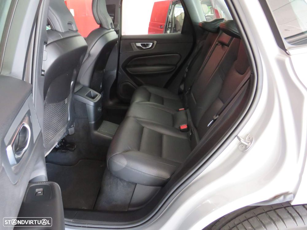 Volvo XC 60 2.0 T6 PHEV Core AWD - 14