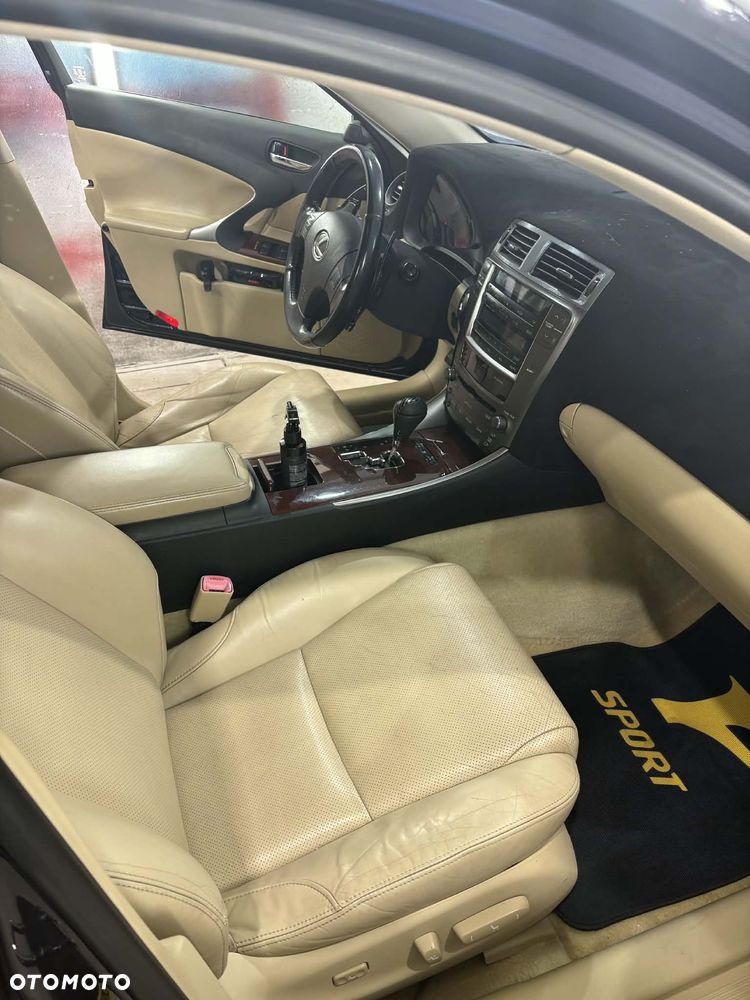 Lexus IS - 36