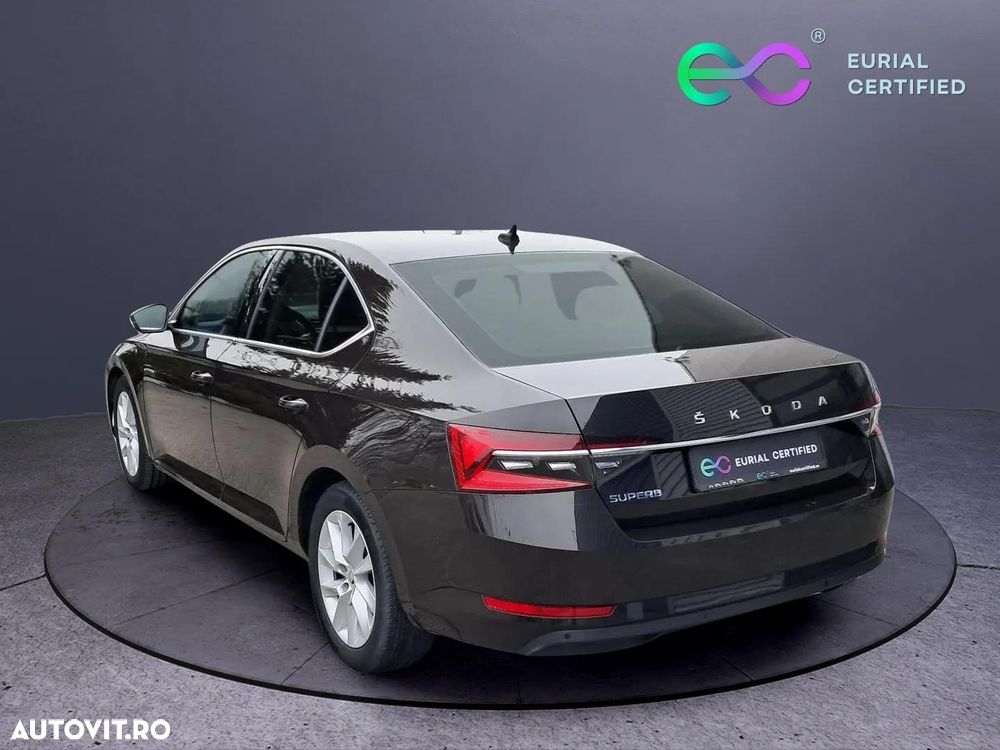 Skoda Superb 2.0 TDI DSG Ambition - 4