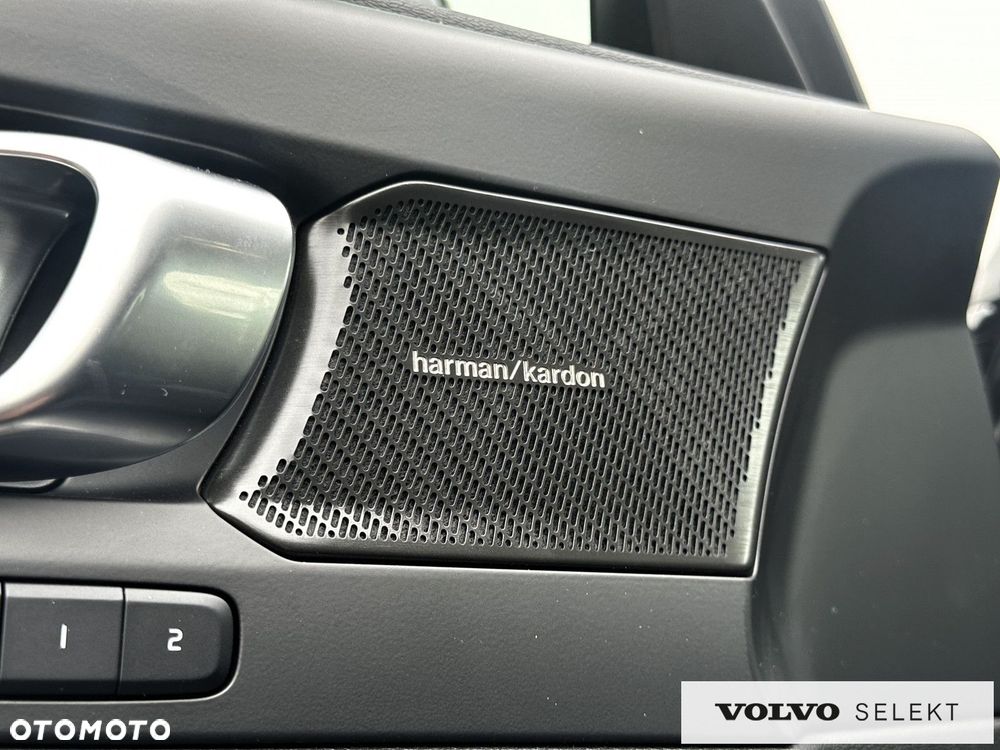 Volvo XC 40 - 18
