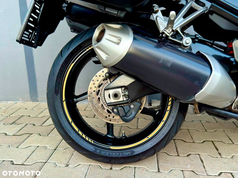 Yamaha FZ - 11