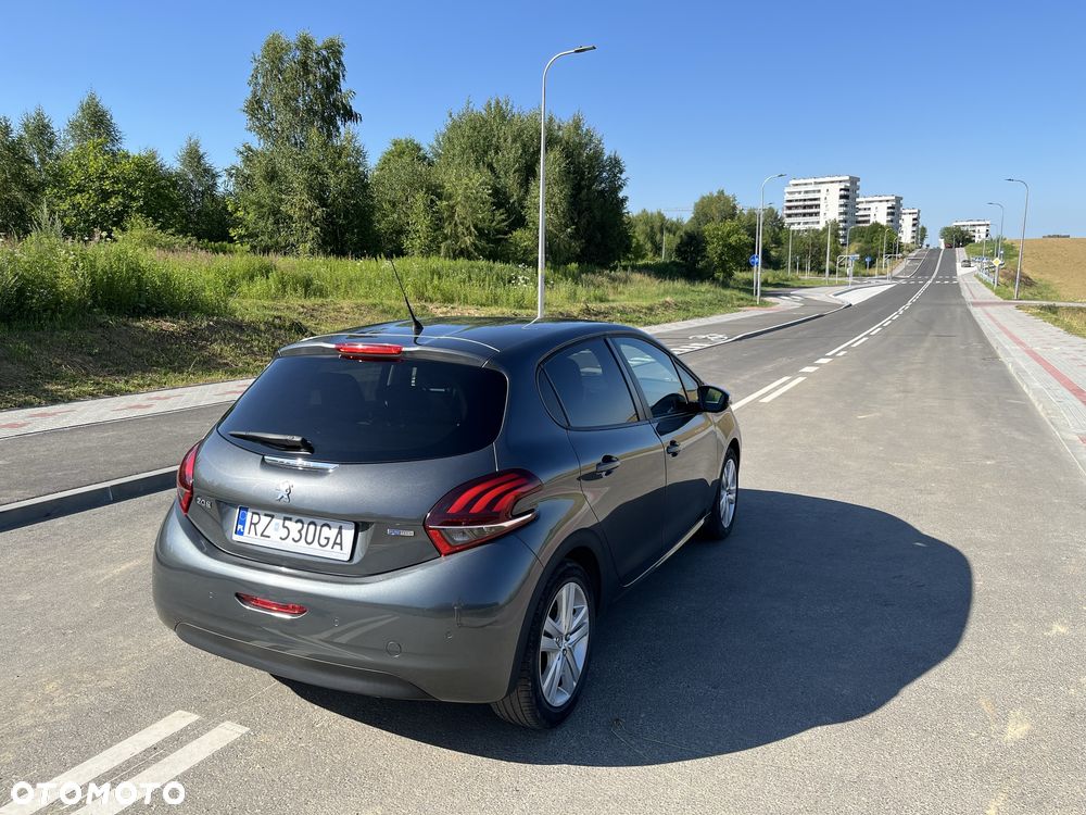 Peugeot 208 - 3