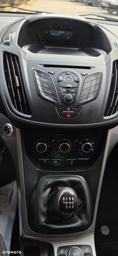 Ford Kuga 1.5 EcoBoost 2x4 Titanium - 27