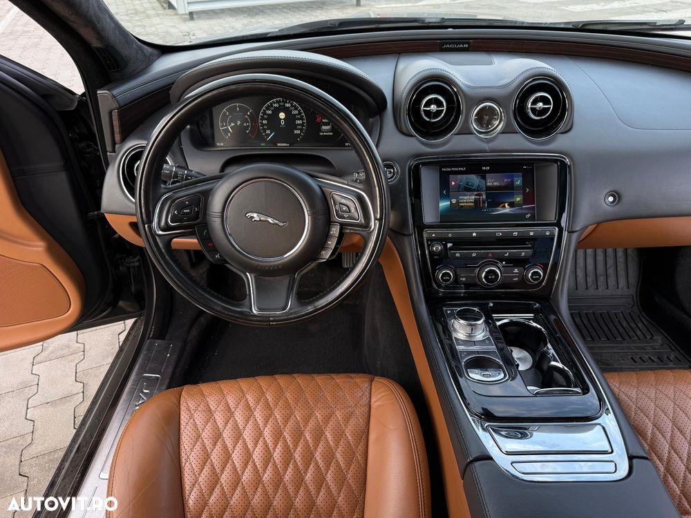 Jaguar XJ 30d Luxury - 3