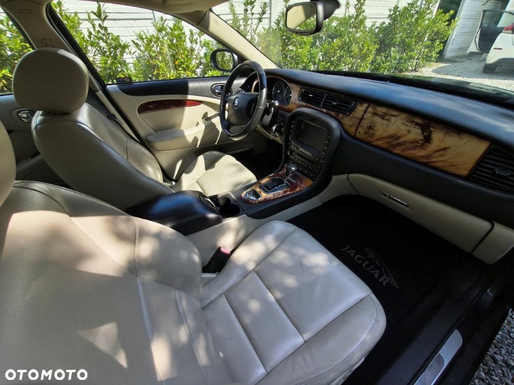 Jaguar S-Type - 6