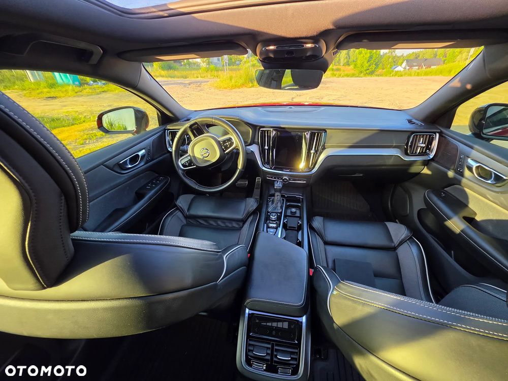 Volvo S60 T5 R-Design - 13