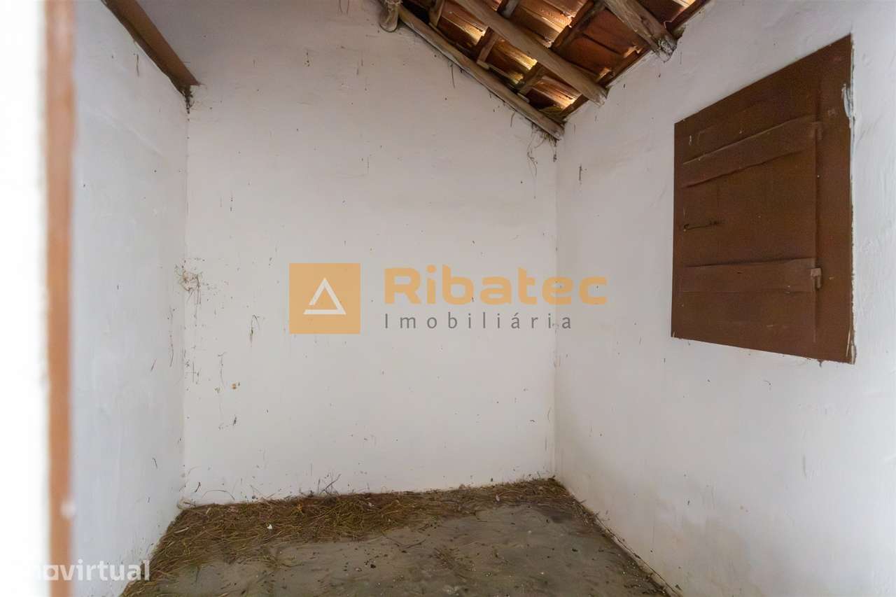Moradia para remodelar no Couço - Grande imagem: 4/21