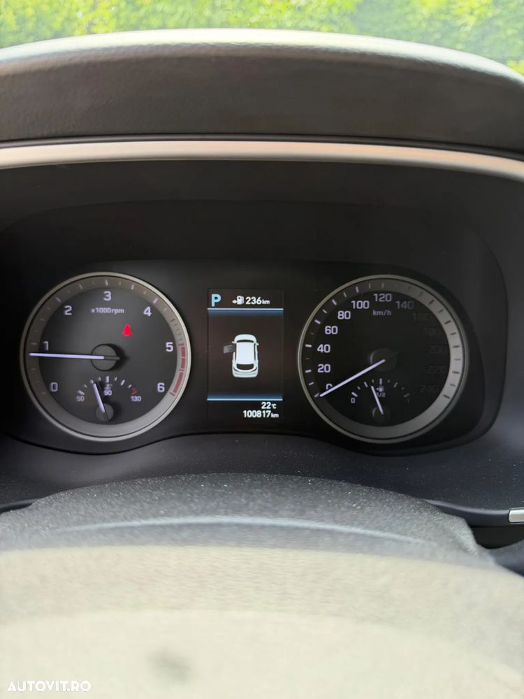 Hyundai Tucson 2.0 CRDI 4WD 8AT Luxury - 32