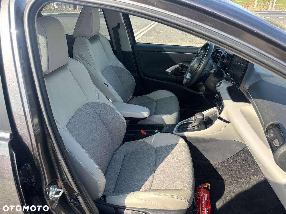 Toyota Yaris Hybrid 1.5 Selection Elegant - 16