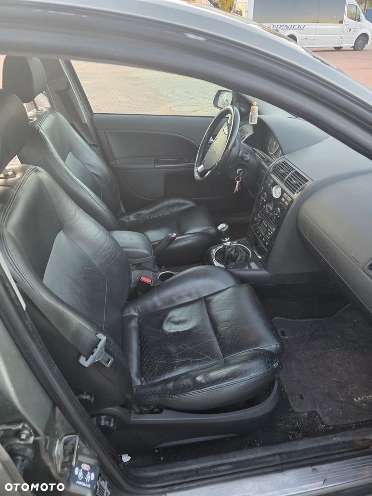 Ford Mondeo 2.0 TDDi Ghia - 6