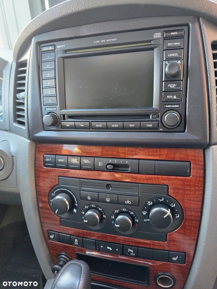 Jeep Grand Cherokee - 16