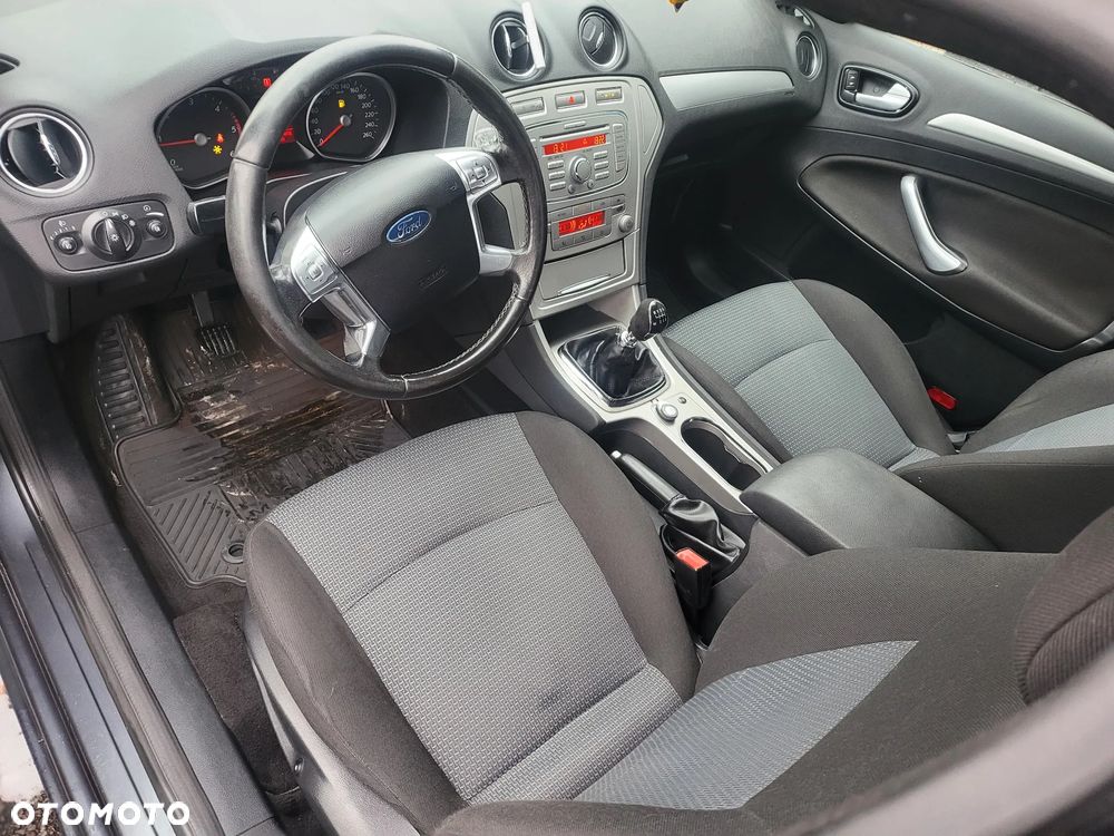 Ford Mondeo 2.0 TDCi Silver X - 13