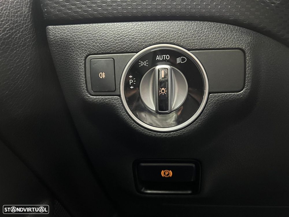 Mercedes-Benz A 180 d AMG Line - 22