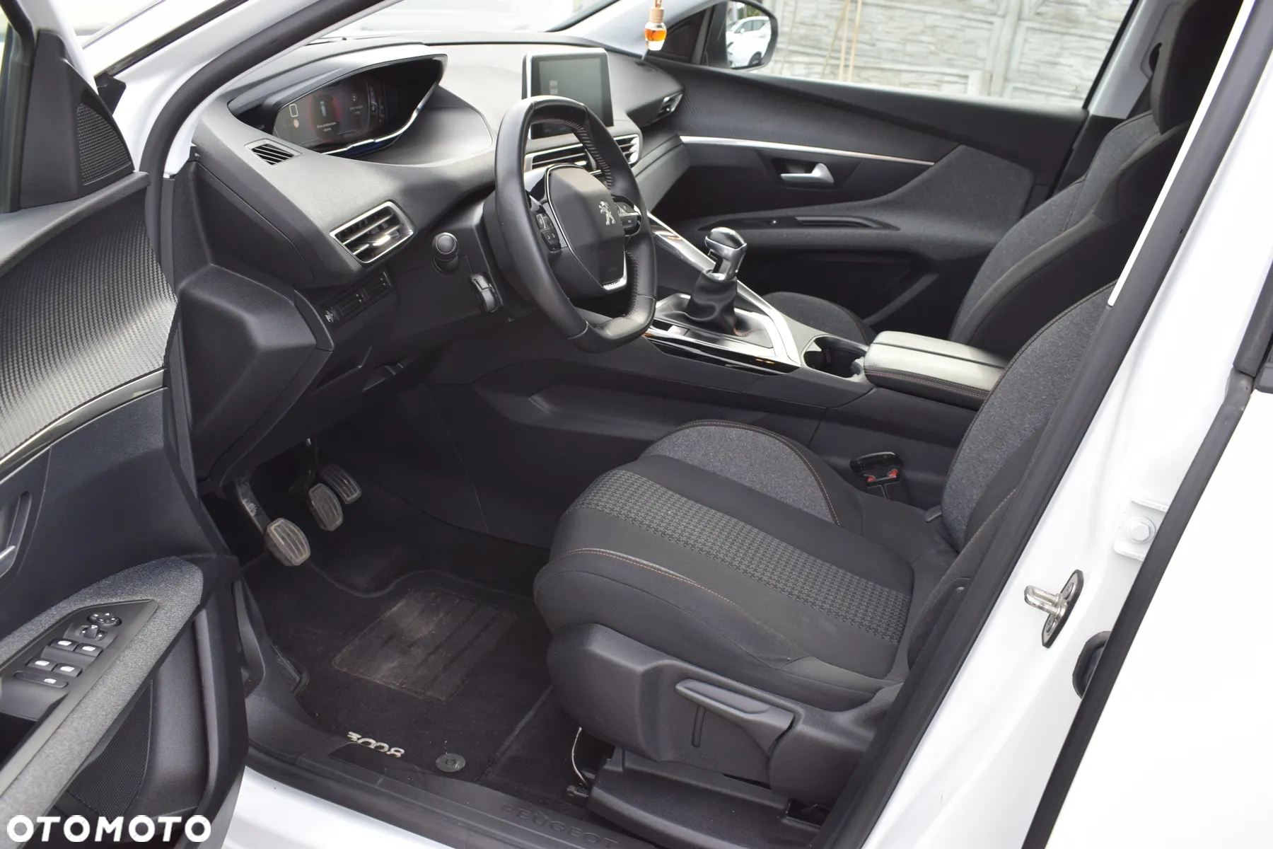 Peugeot 3008 1.2 PureTech Allure Pack S&S - 5