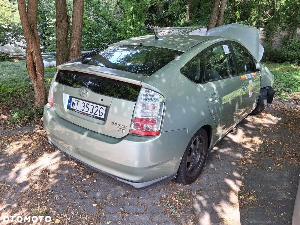 Toyota Prius - 3