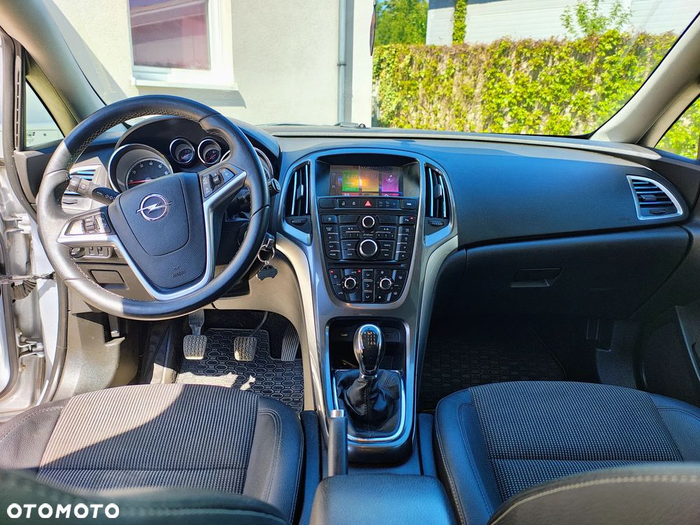 Opel Astra 1.4 T Cosmo - 14