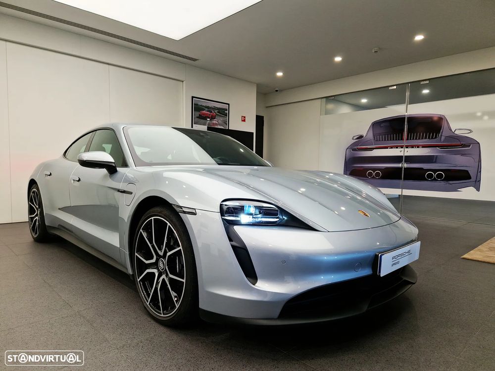 Porsche Taycan Standard - 11