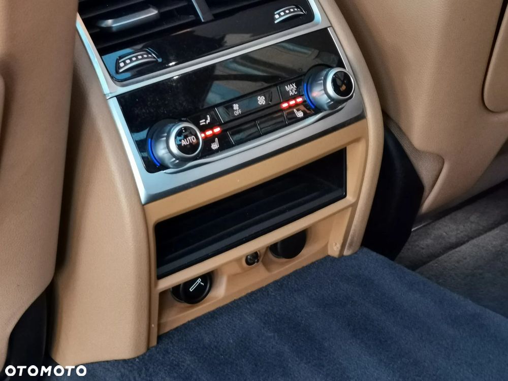 BMW Seria 7 - 12