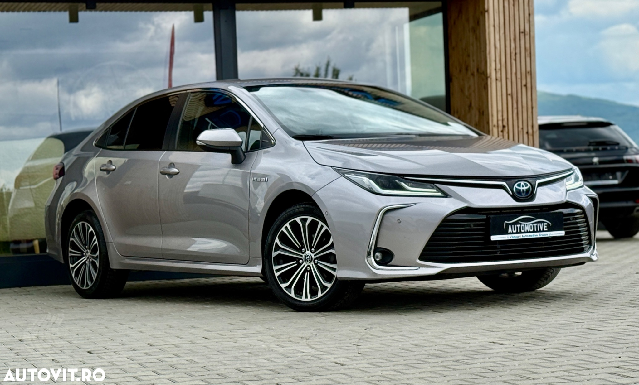 Toyota Corolla 1.8 HSD Exclusive interior Negru - 2