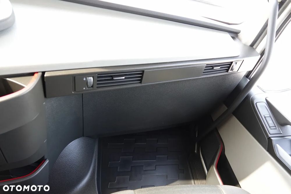 Volvo FH 500 / NISKA KABINA / PO ZŁOTYM KONTRAKCIE SERWISOWYM / OPONY 100% - 30