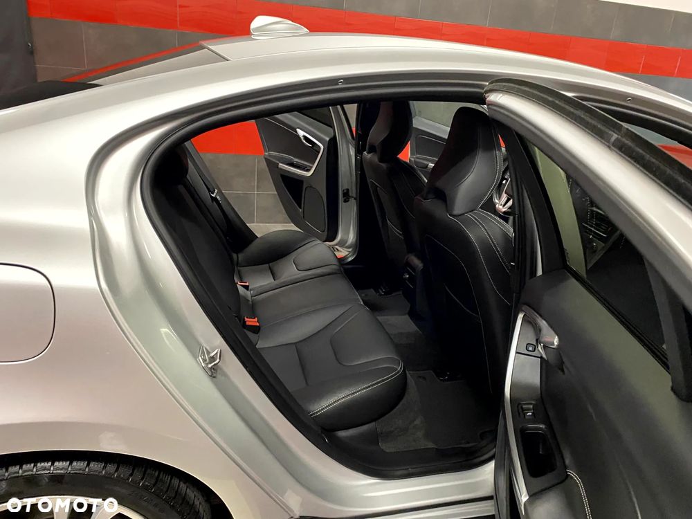 Volvo S60 D4 Drive-E R-Design Momentum - 17