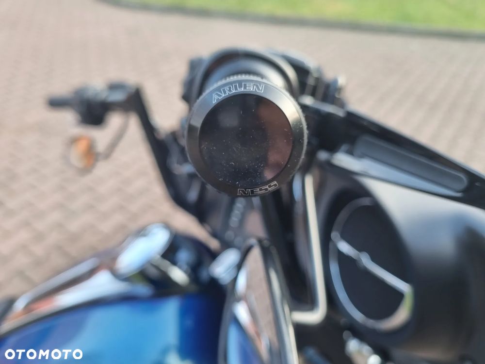 Harley-Davidson Touring Street Glide - 11