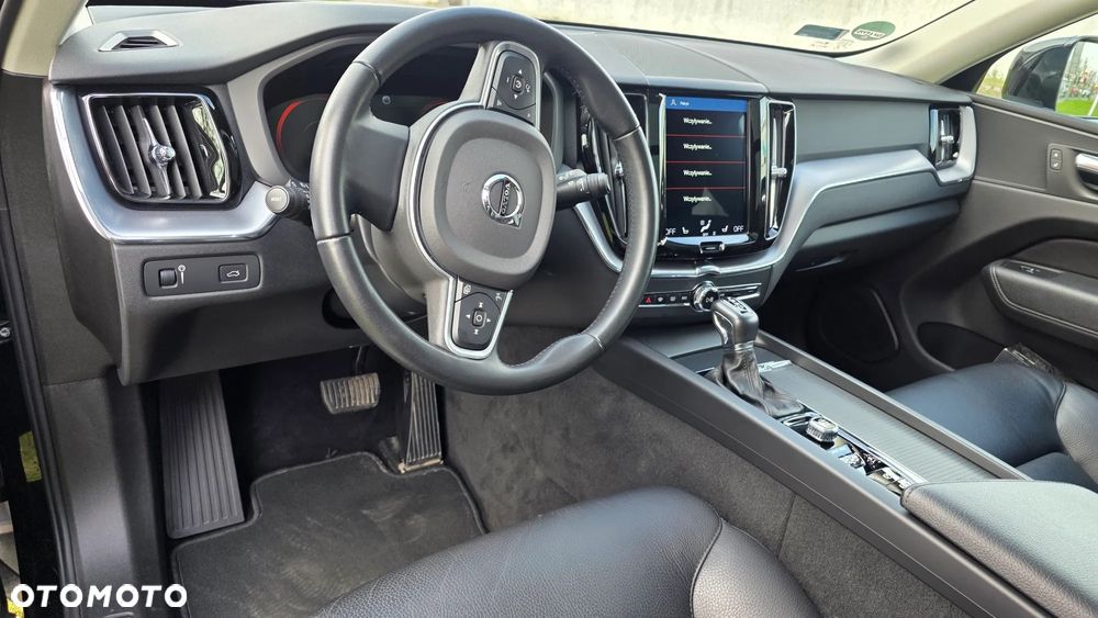 Volvo XC 60 T5 Momentum Pro - 14