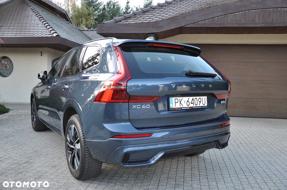 Volvo XC 60 B5 B AWD Plus Dark - 8