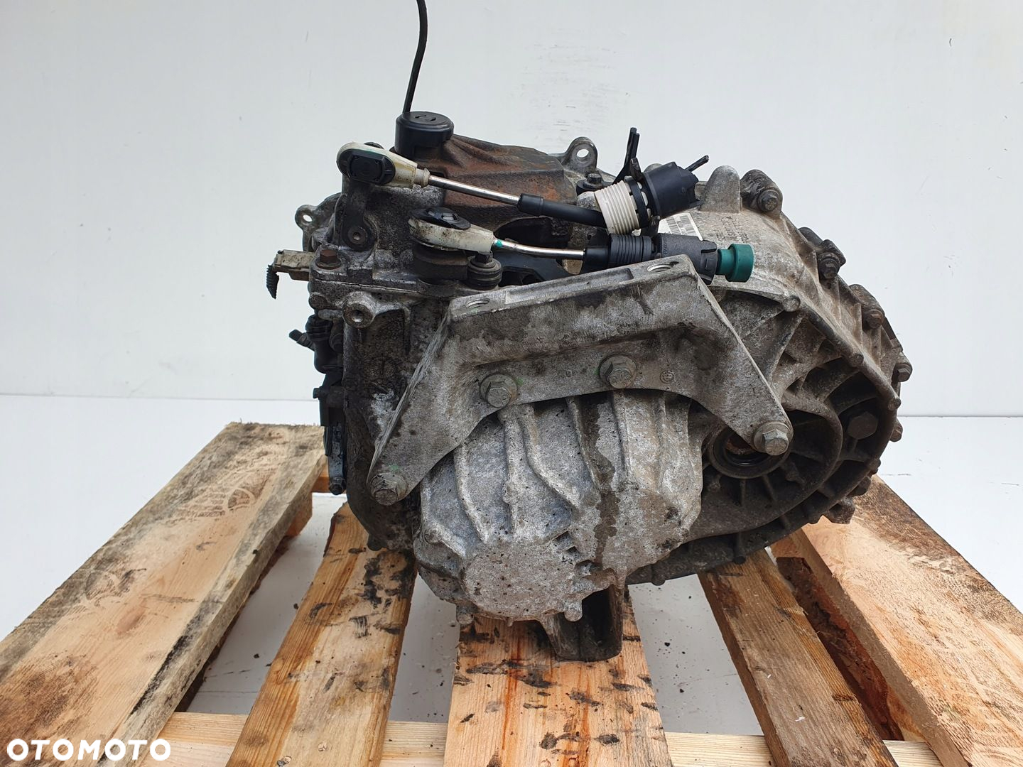 Volvo S60 II V60 2.0 D3 SKRZYNIA BIEGÓW manualna CG9R-7002-JC 1285052 - 5