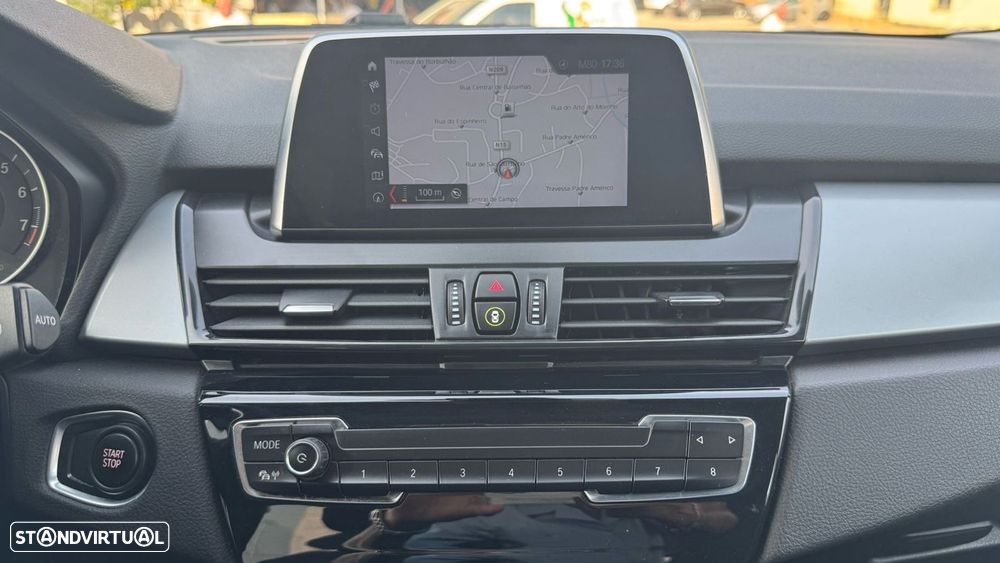 BMW 225xe Active Tourer - 12