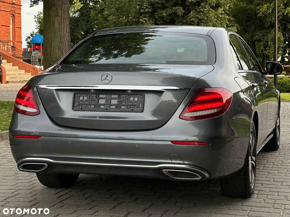 Mercedes-Benz Klasa E 220 d 9G-TRONIC - 4
