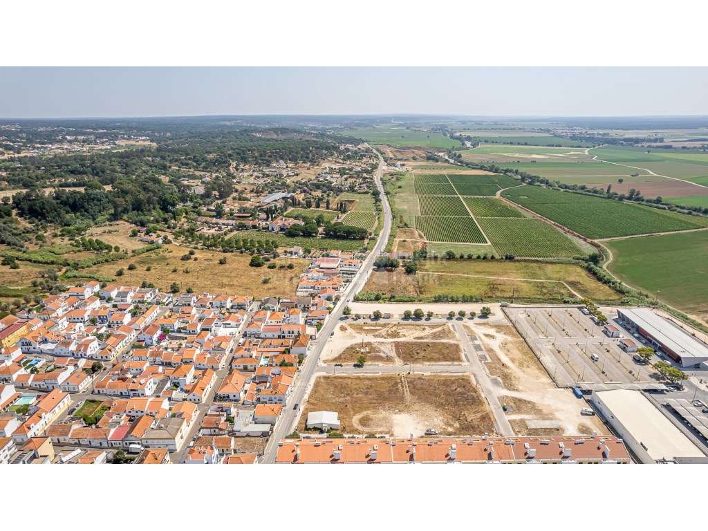 Lote de terreno com 932 m2 em Coruche - Grande imagem: 4/16