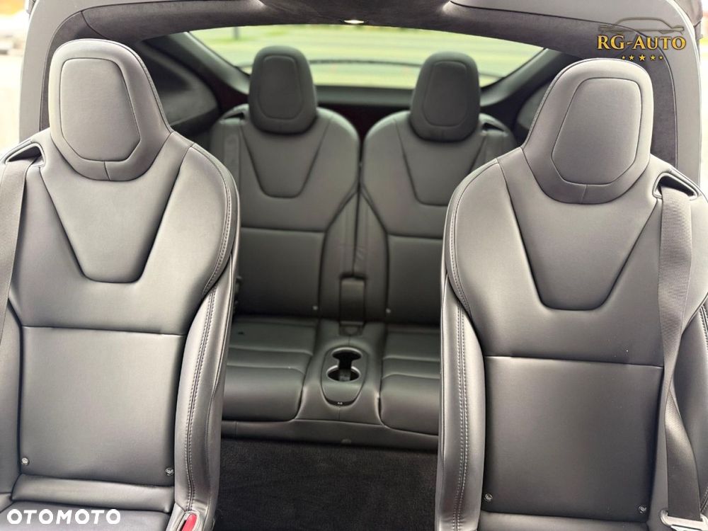 Tesla Model X - 31