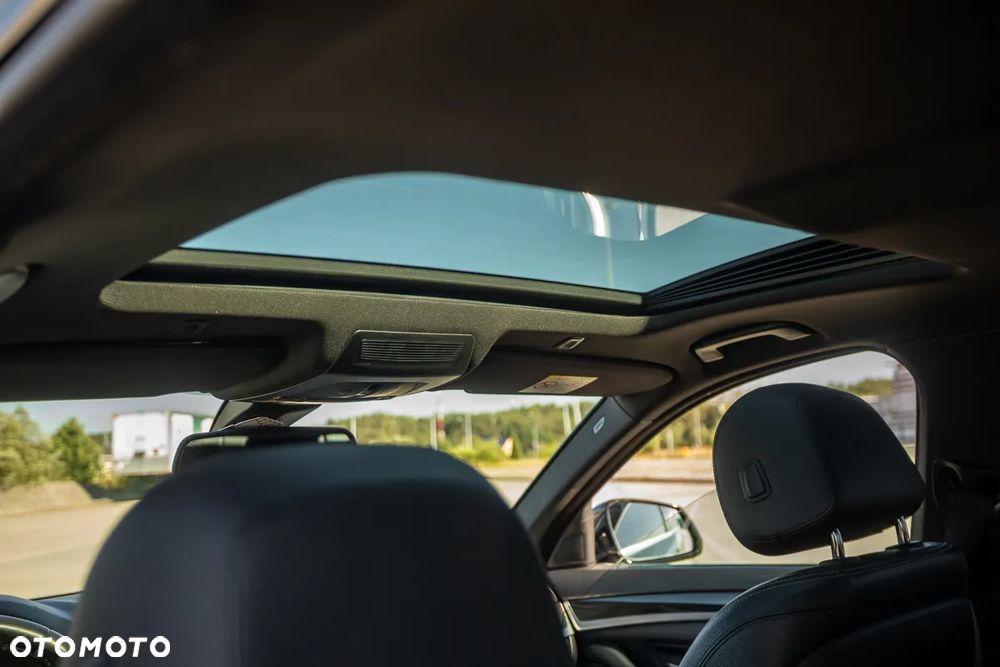 BMW Seria 5 530d Luxury Line - 38