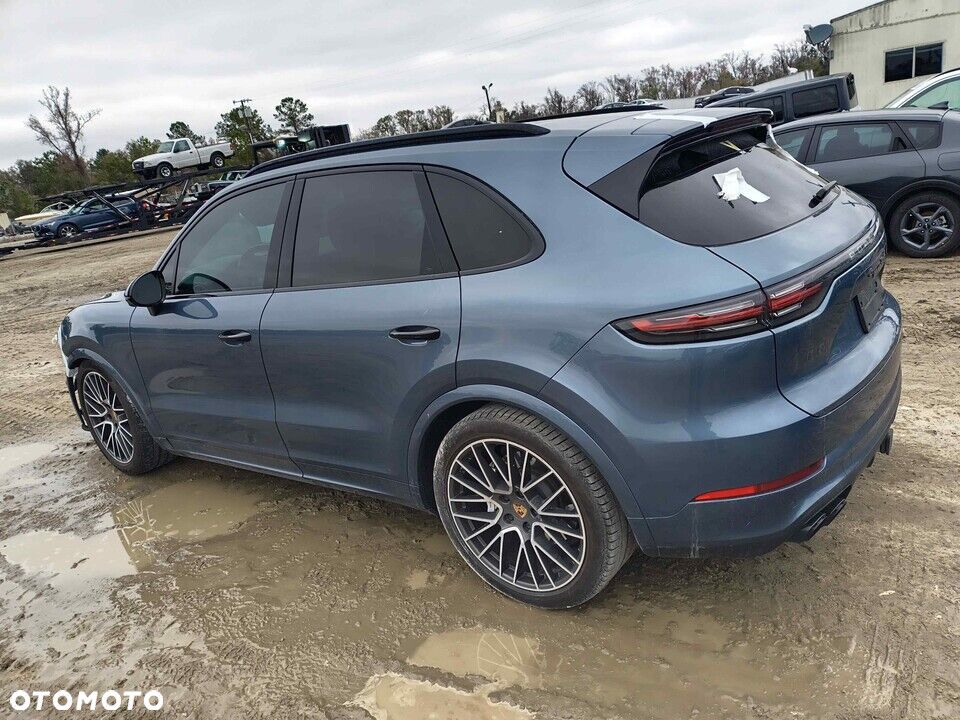 Porsche Cayenne Turbo - 14