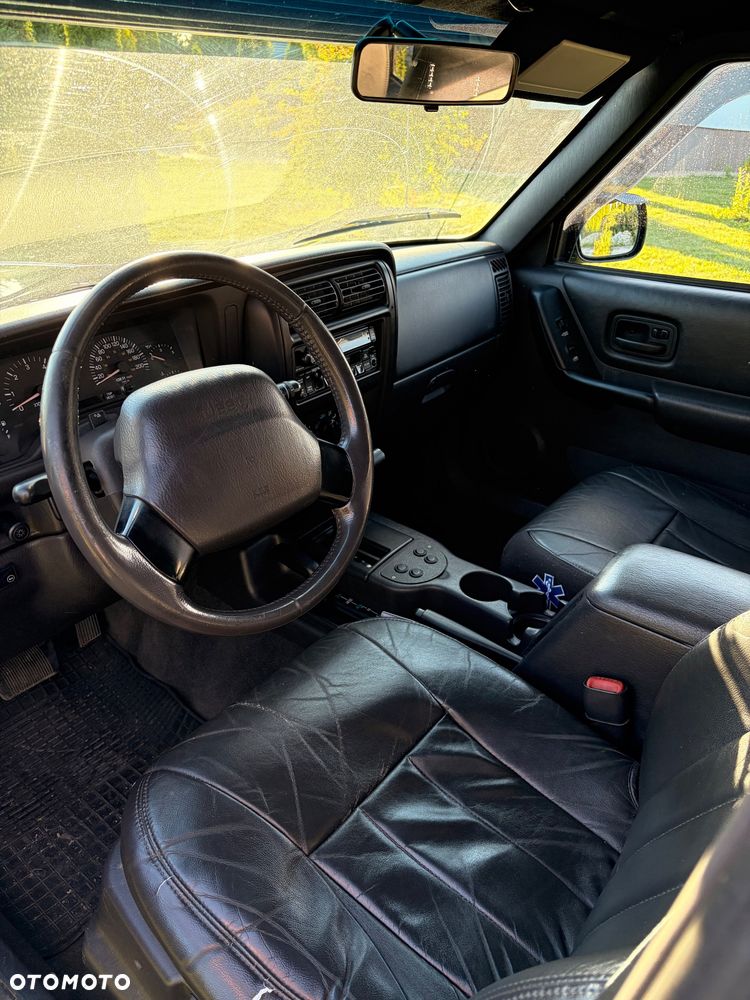 Jeep Cherokee 4.0 Sport - 6